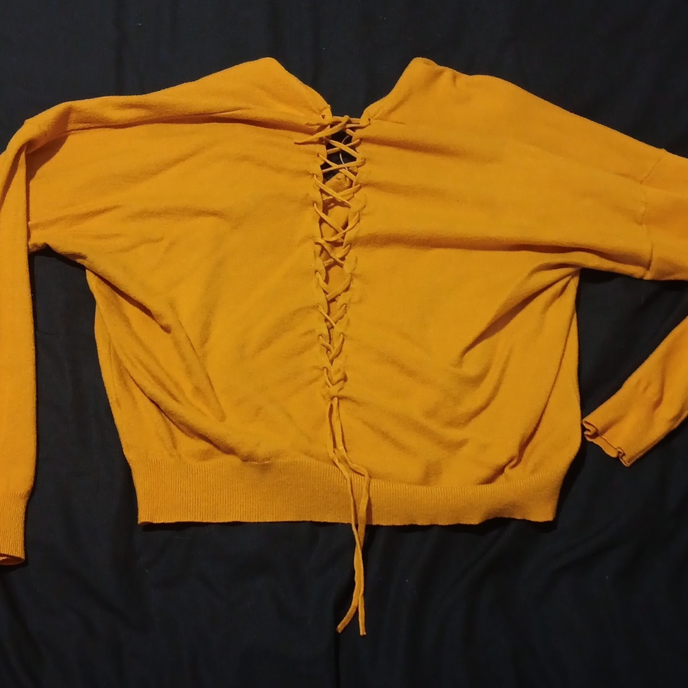 Crop long sleep with adjustable back cross ties